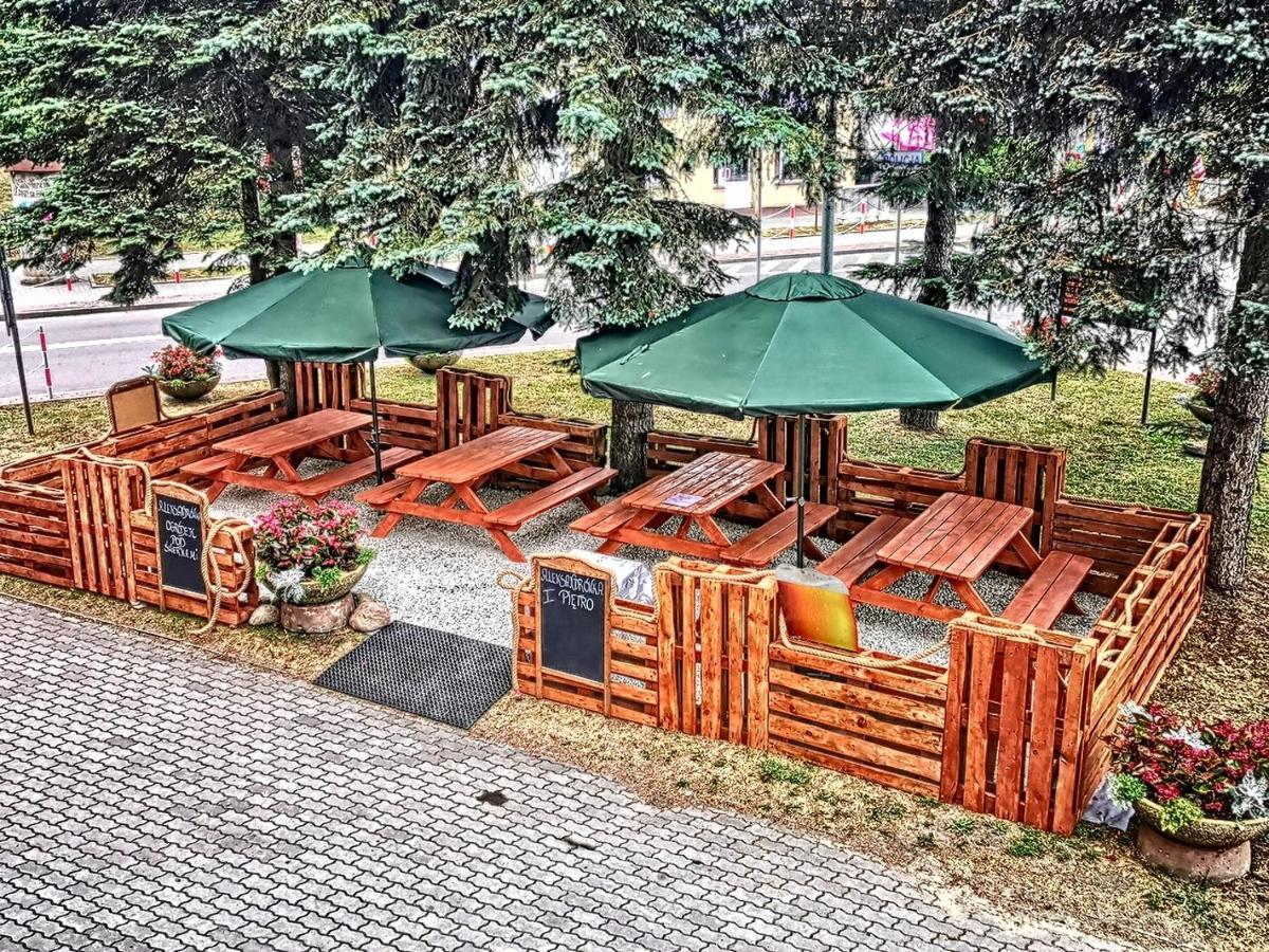 "Aleksandrowka" Restauracja I Noclegi Horyniec 외부 사진